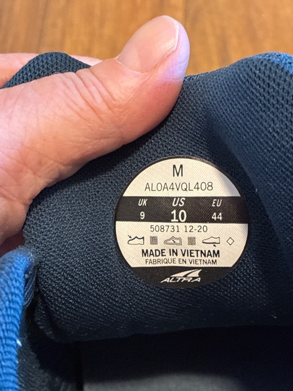 Altra Paradigm New without box, women's size 10 - Picture 3 of 7